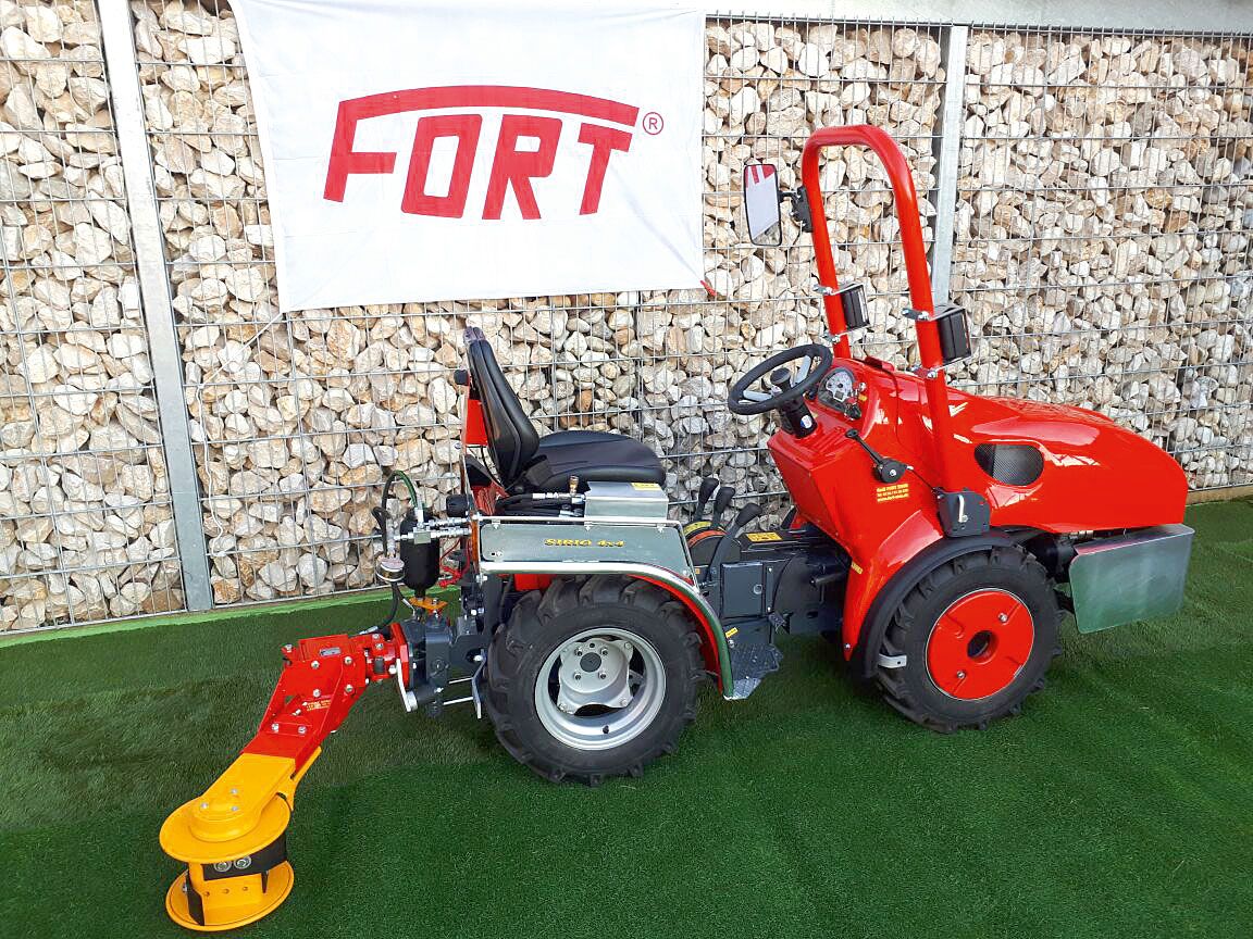FORT SIRIO 4x4 mit Astschneider und Gewichtsatz für Radanbau